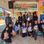 ลงพื้นที่มอบถุงยังชีพให้กับโรงเรียนที่เปิดเป็นศูนย์พักพิงและได้รับผลกระทบน้ำท่วมสูง